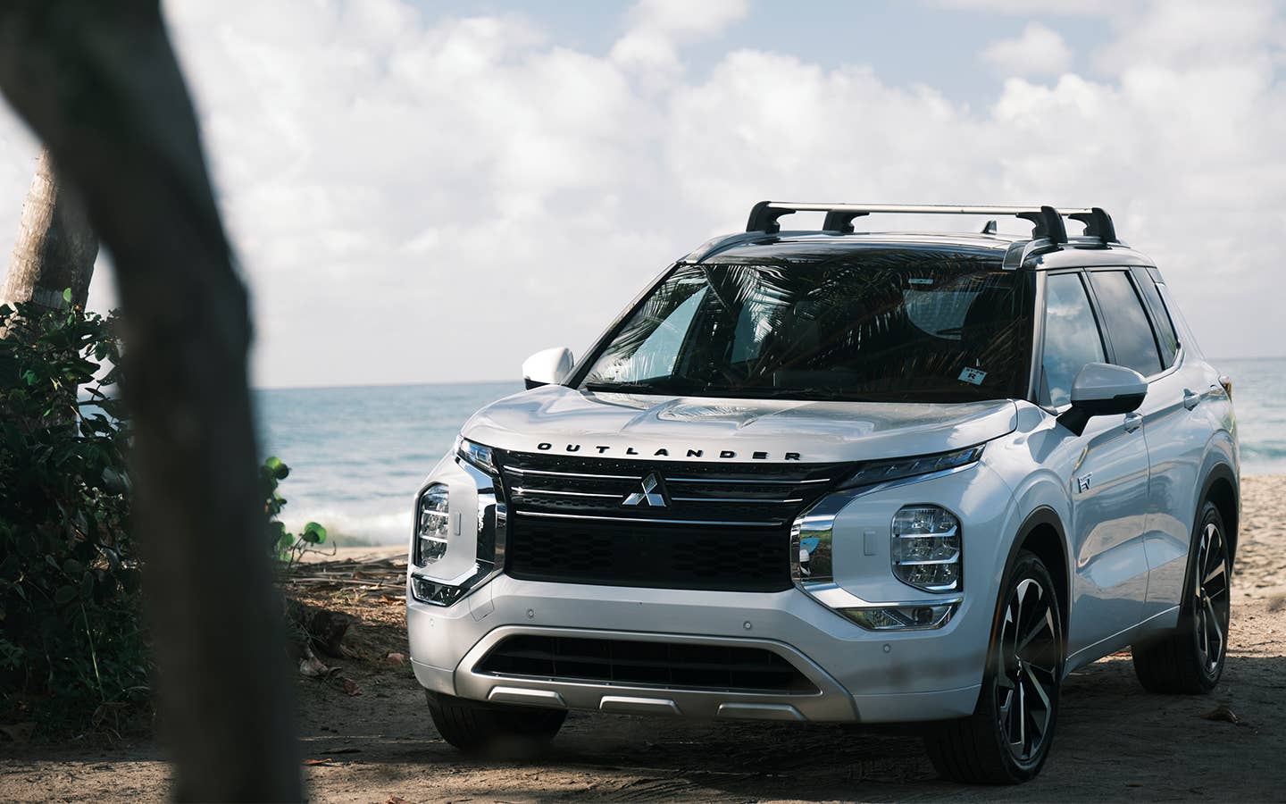 Outlander Plug-In Hybrid EV 2025