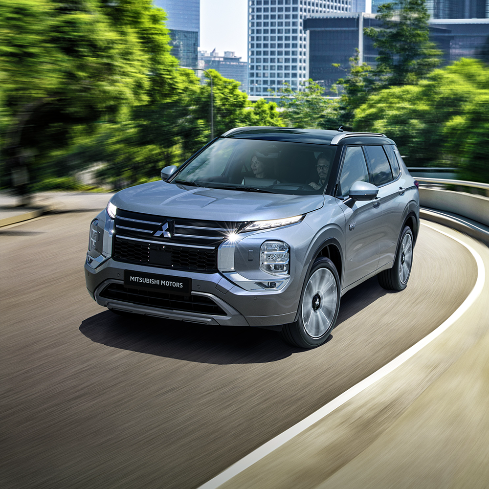 Outlander Plug-In Hybrid EV 2026