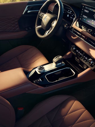 2026 Mitsubishi Outlander SUV Asientos delanteros con calefacción y ventilados (Solo en SEL y GTSR)