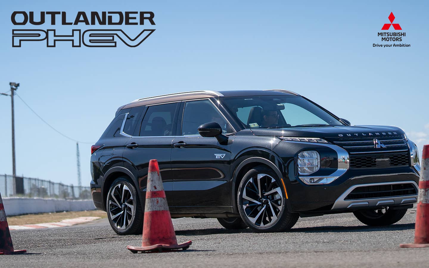 MITSUBISHI OUTLANDER PHEV 2023 SOBREPASA EXPECTATIVAS  EN LAS PRUEBAS DE MANEJO