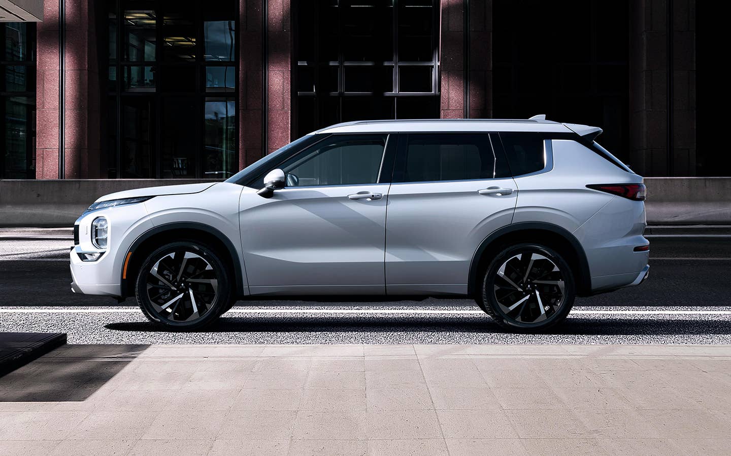 MITSUBISHI MOTORS SOBRE PASA EL SEGMENTO DEL MERCADO MASIVO DEL ESTUDIO DEL ÍNDICE DE SERVICIO AL CLIENTE DE EE. UU. 2023 DE J.D. POWER