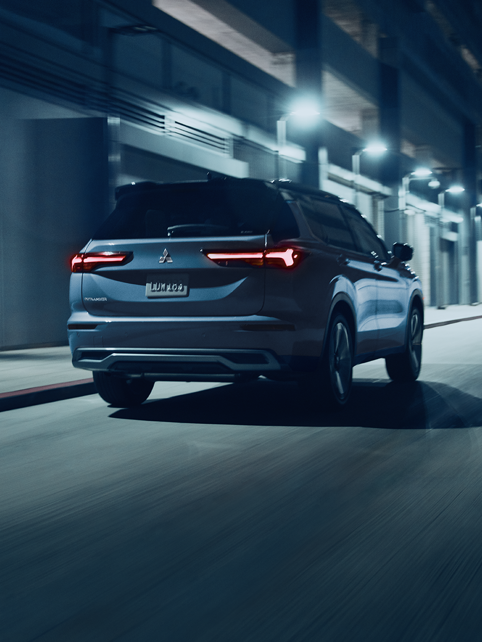 Front view of the new 2025 Mitsubishi Outlander SUV .