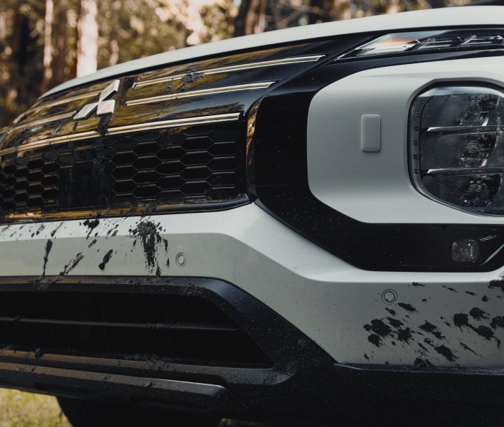 2025 Mitsubishi Outlander Trail Edition SUV with Black Dynamic Shield