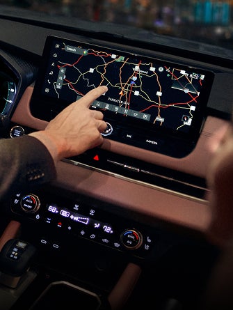 Mitsubishi Outlander SUV 2026 Sistema de audio con pantalla de 12.3", Smartphone-Link y navegación integrada